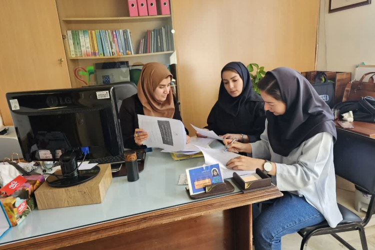 برگزاری جلسه بررسی فرایند ارزشیابی برنامه های ثبت و پیامدهای سلامت